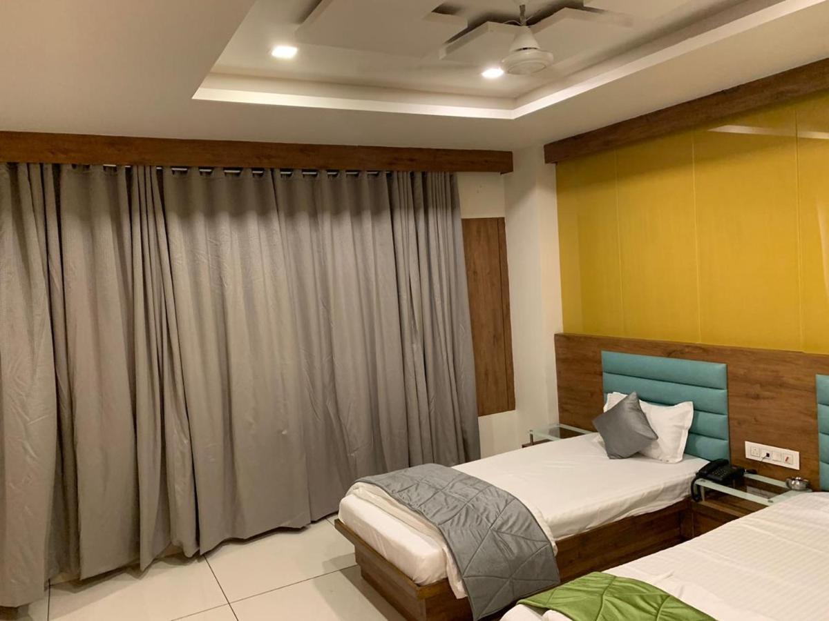 Hotel Satkar Chhatral Exterior foto