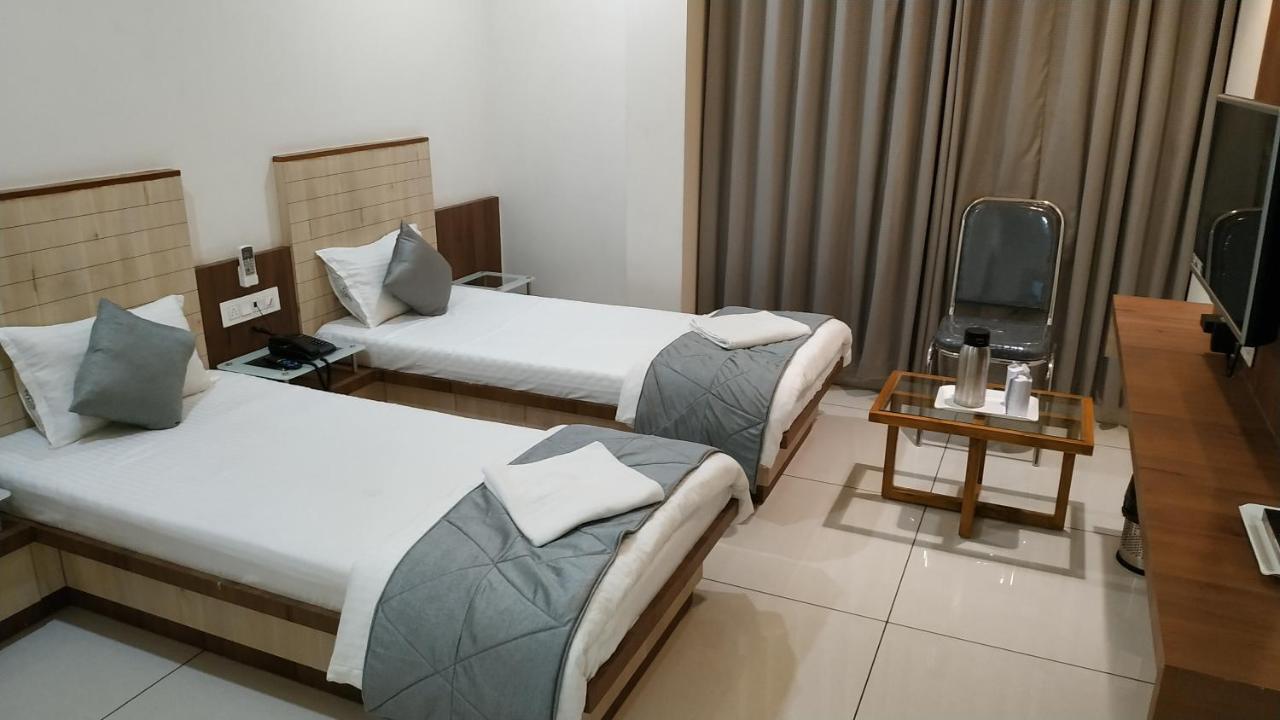 Hotel Satkar Chhatral Exterior foto